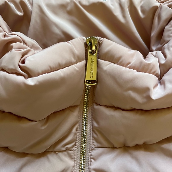 Calvin Klein Women’s Puffer Vest Light Pink Blush Size 2XL Gold - Picture 5 of 11